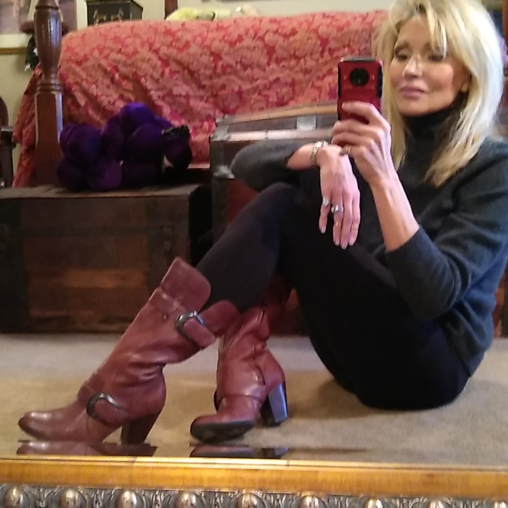 🌞🏷️ heavy leather boots by born crown size 8 - Picture 2 of 7